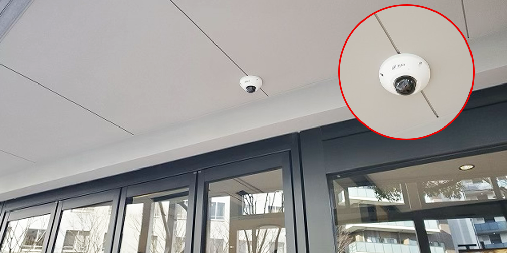 監視カメラ エントランス 裏口