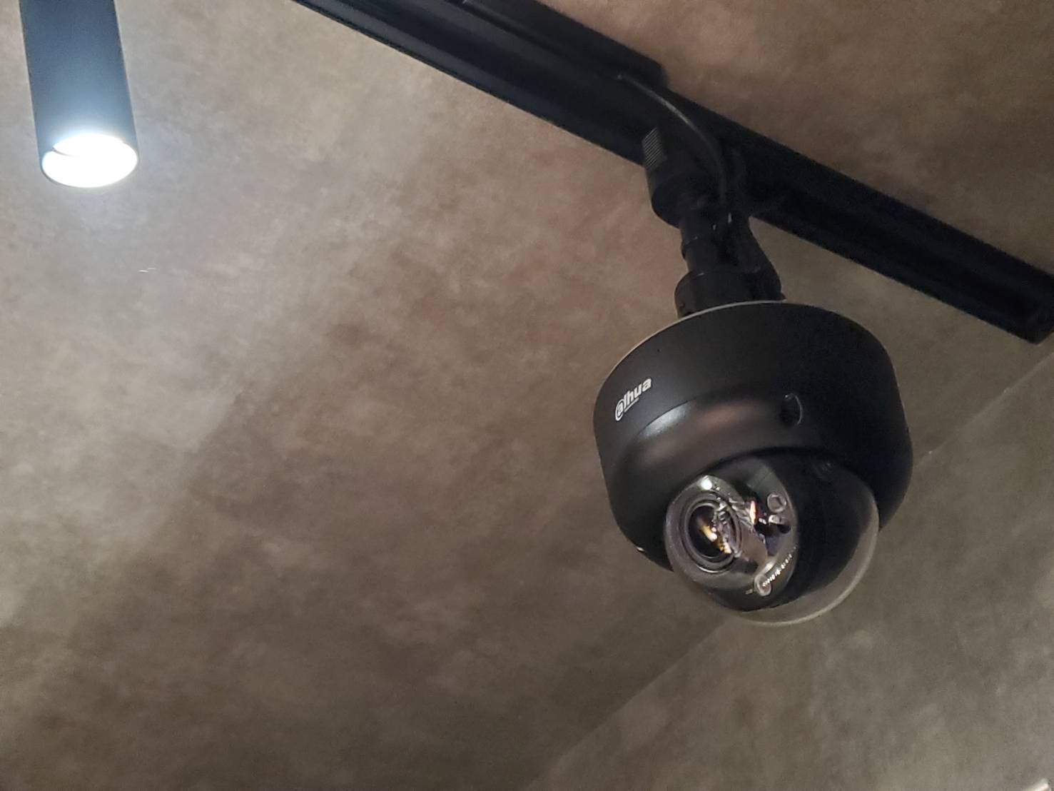 防犯カメラ 飲食店 お店 設置事例